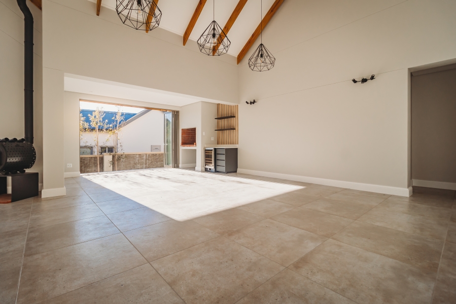 4 Bedroom Property for Sale in Kingswood Golf Estate Western Cape